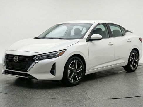 Used 2025 Nissan Sentra SV image 3