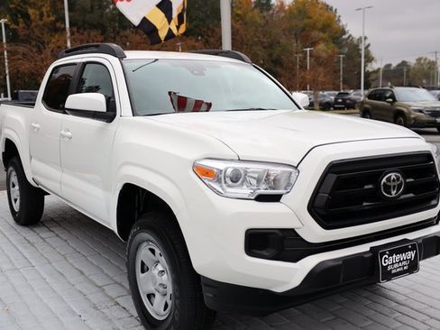 Used 2022 Toyota Tacoma SR image 8
