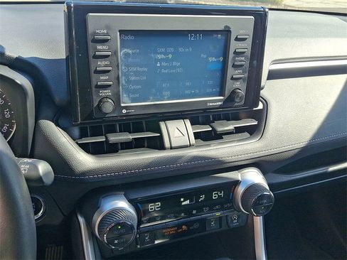 Used 2022 Toyota RAV4 XLE image 16