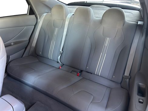 Used 2021 Hyundai Elantra SEL FWD image 13
