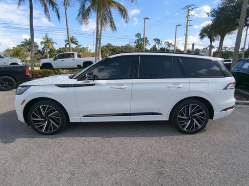 Used 2025 Lincoln Aviator Black Label w/ Jet Appearance Package image 8