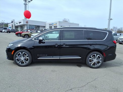 New 2026 Chrysler Pacifica Pinnacle image 7