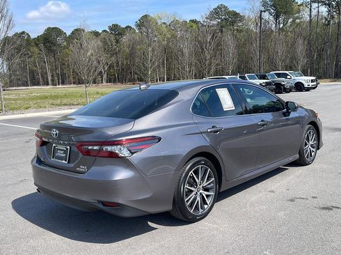 Used 2024 Toyota Camry XLE w/ Navigation Package image 7