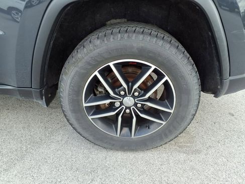 Used 2017 Jeep Grand Cherokee Trailhawk image 28