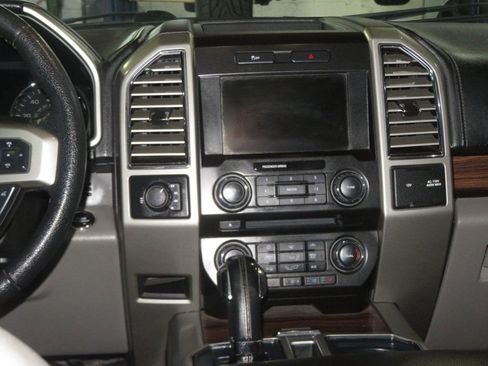 Used 2015 Ford F150 Lariat AWD/4WD image 41