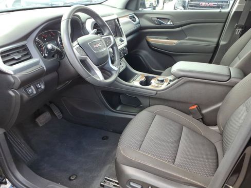 Certified 2023 GMC Acadia SLE w/ Driver Convenience Package AWD/4WD image 11