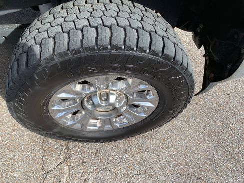 Used 2019 Ford F250 XLT w/ XLT Premium Package image 9