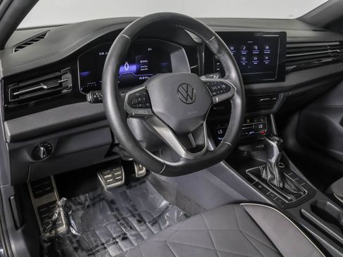 Used 2025 Volkswagen Jetta Sport FWD image 4