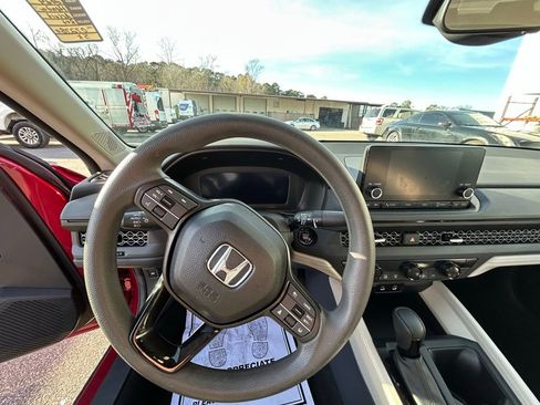 Used 2024 Honda Accord EX image 31