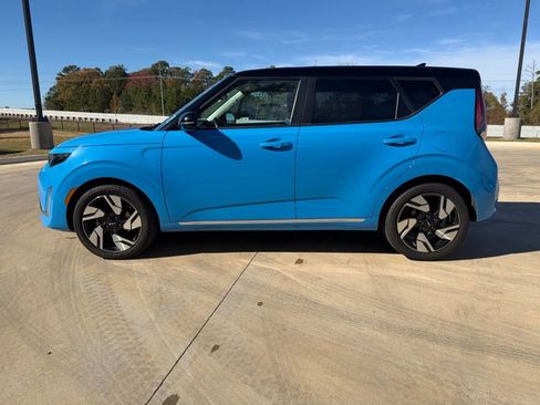 Used 2023 Kia Soul GT-Line image 2