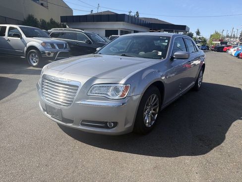 Used 2013 Chrysler 300 w/ Driver Convenience Group RWD image 1