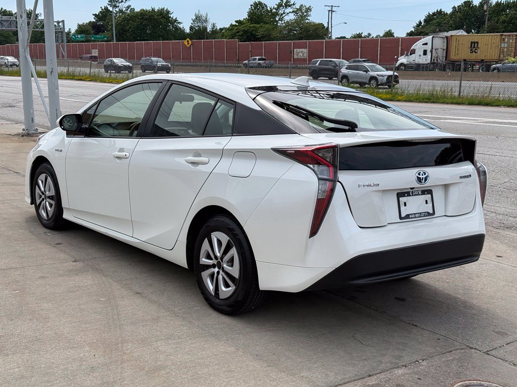 Used 2017 Toyota Prius Three w/ Advanced Technology Package FWD image 10