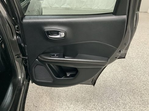 Used 2021 Jeep Compass Latitude image 20