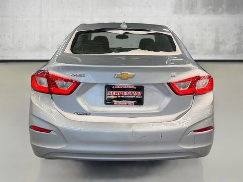 Used 2017 Chevrolet Cruze LT image 6