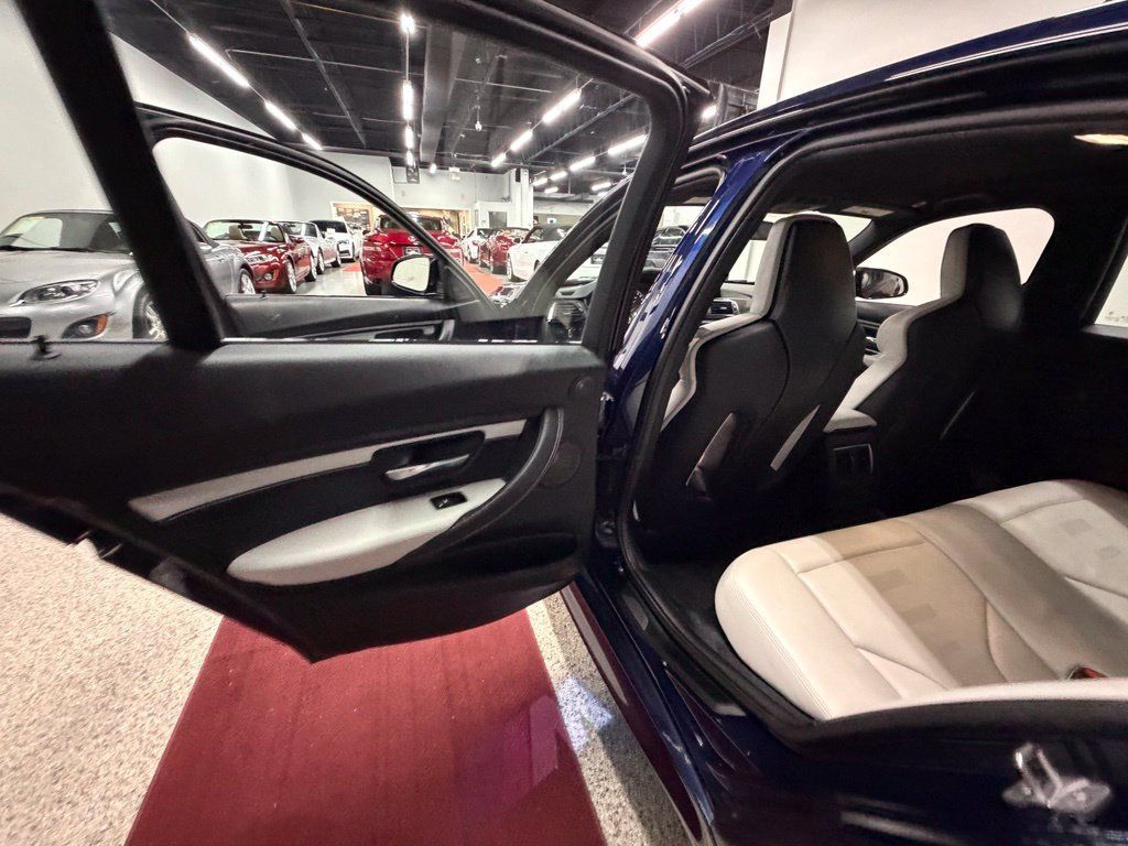 Used 2018 BMW M3 RWD image 22