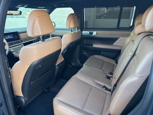 Used 2025 Hyundai Santa Fe Limited image 14