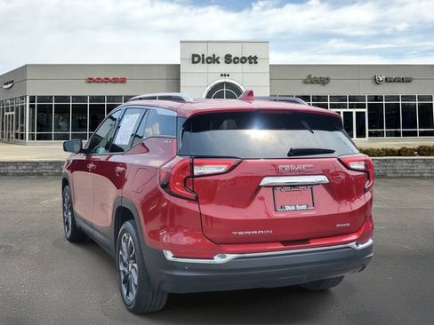 Used 2023 GMC Terrain SLT AWD/4WD image 3