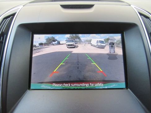 Used 2020 Ford Edge Titanium image 8