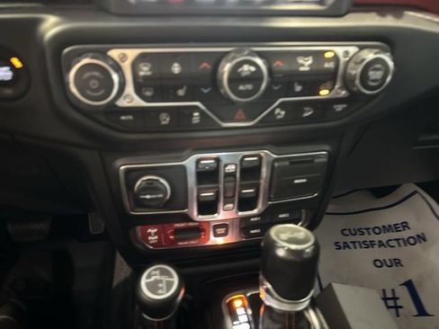 Used 2020 Jeep Wrangler Unlimited Rubicon AWD/4WD image 25