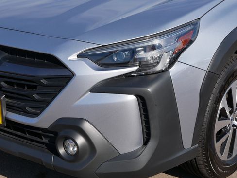 Used 2023 Subaru Outback Premium AWD/4WD image 16