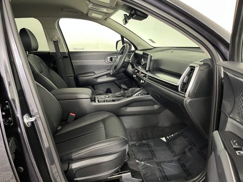 Used 2025 Kia Sorento EX AWD/4WD image 18