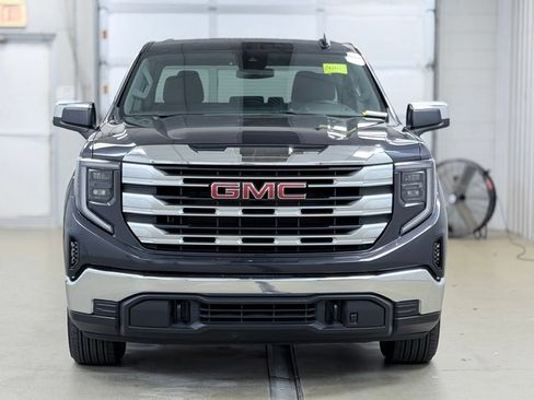 Used 2025 GMC Sierra 1500 SLE AWD/4WD image 2