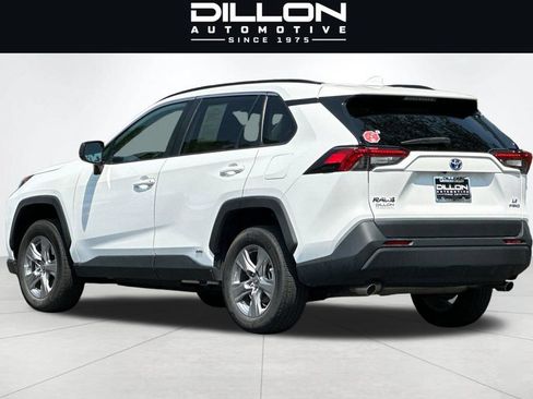 Used 2022 Toyota RAV4 LE AWD/4WD image 6