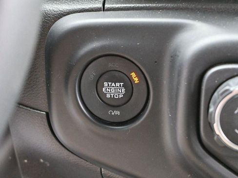 Used 2023 Jeep Gladiator Overland AWD/4WD image 24