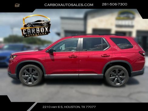 Used 2024 Honda Pilot Sport image 2