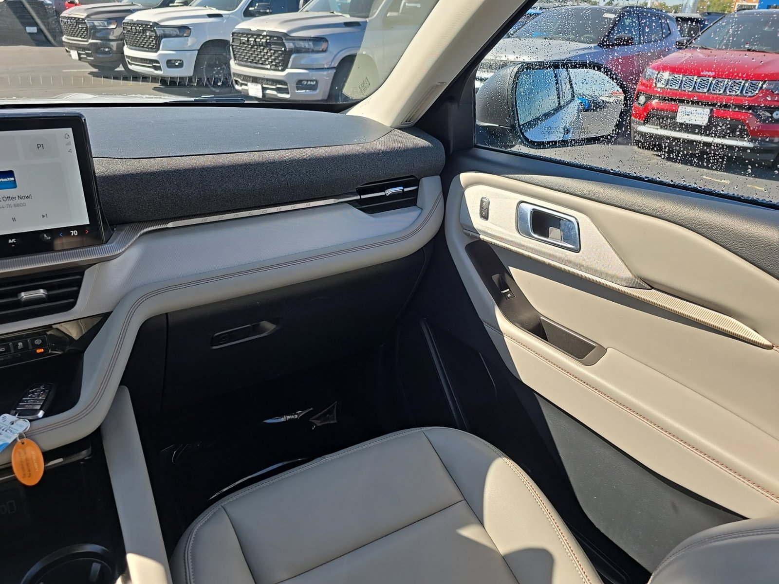 Used 2025 Ford Explorer Active w/ Active Comfort Package AWD/4WD image 18