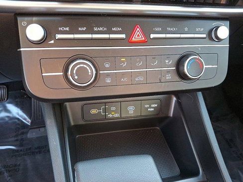 Used 2025 Hyundai Tucson SE image 15