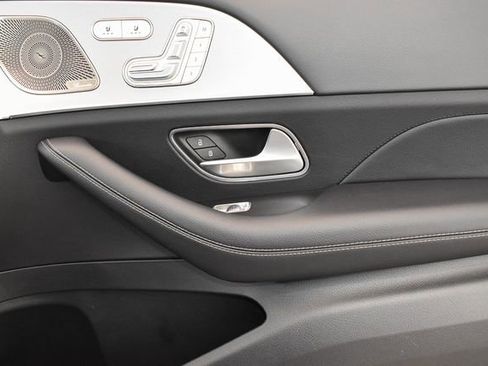 Used 2025 Mercedes-Benz GLE 350 4MATIC image 11