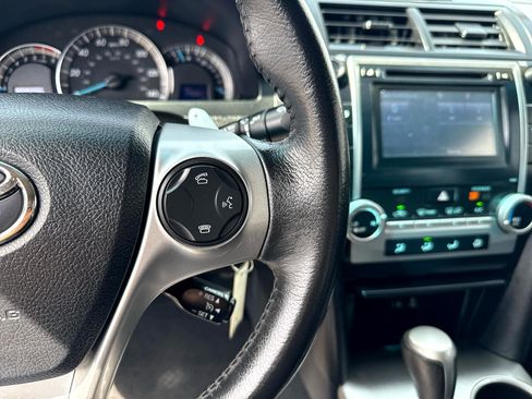 Used 2014 Toyota Camry SE image 18