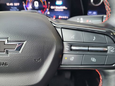 Used 2024 Chevrolet Traverse RS image 32