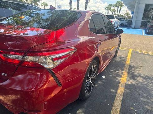 Used 2019 Toyota Camry SE w/ Convenience Package FWD image 6