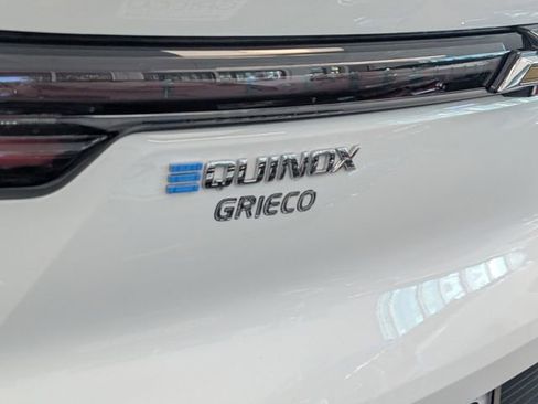 Used 2026 Chevrolet Equinox EV LT image 11