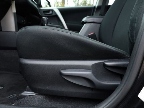 Used 2017 Toyota RAV4 LE image 16