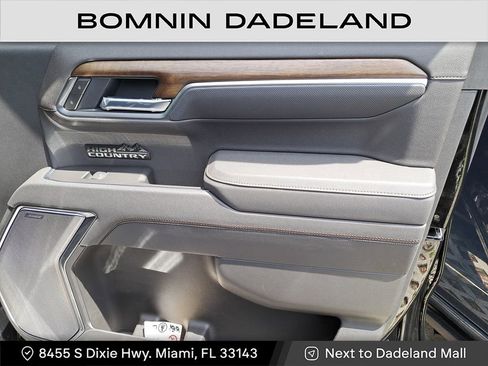 Used 2025 Chevrolet Silverado 1500 High Country w/ Technology Package image 14