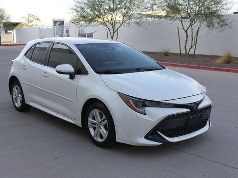 Used 2021 Toyota Corolla SE FWD image 3