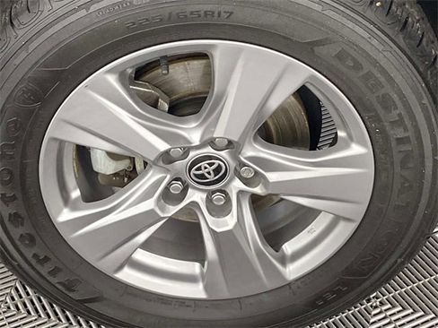 Used 2024 Toyota RAV4 XLE image 26