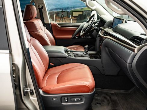 Certified 2021 Lexus LX 570 4WD w/ Luxury Package image 25