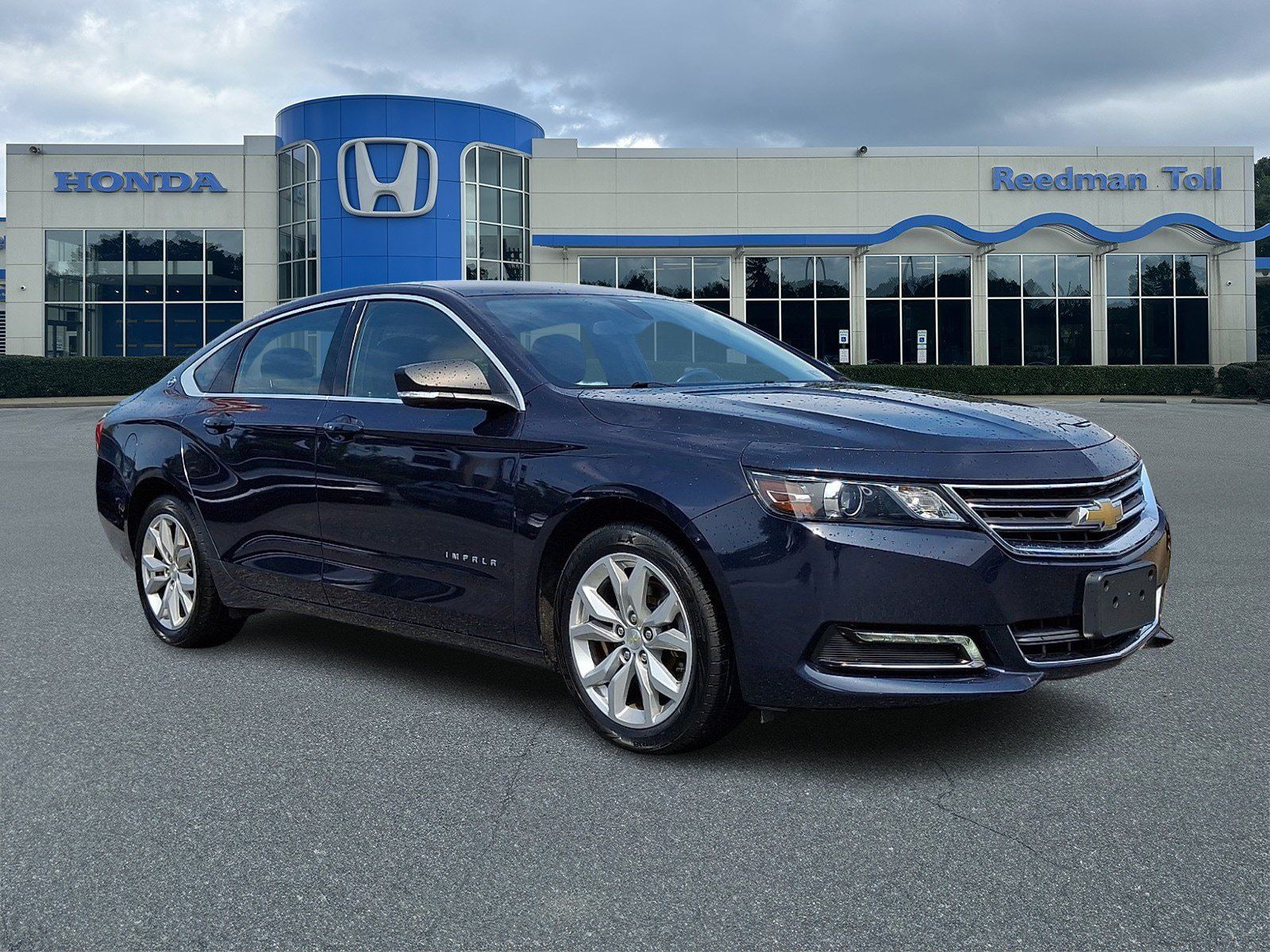Used 2018 Chevrolet Impala LT FWD image 1