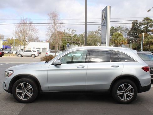 Certified 2022 Mercedes-Benz GLC 300 4MATIC w/ Driver Assistance Package image 9