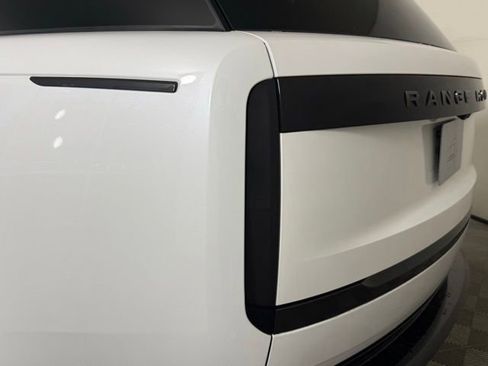Used 2024 Land Rover Range Rover Long Wheelbase SE AWD/4WD image 13