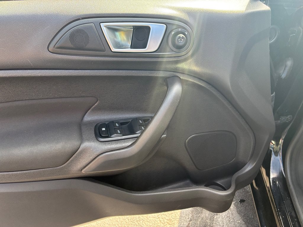 Used 2016 Ford Fiesta SE FWD image 26