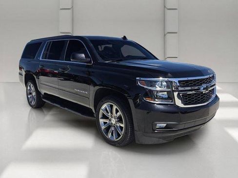 Certified 2018 Chevrolet Suburban LT w/ Luxury Package AWD/4WD image 7