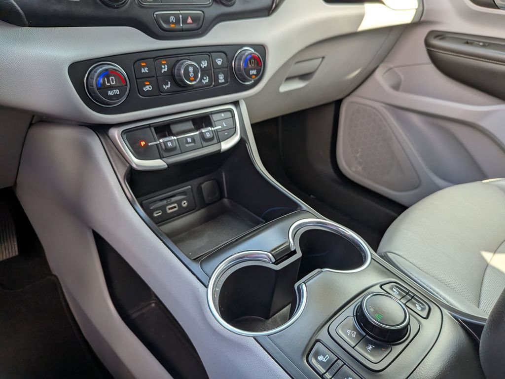 Used 2023 GMC Terrain SLT FWD image 30
