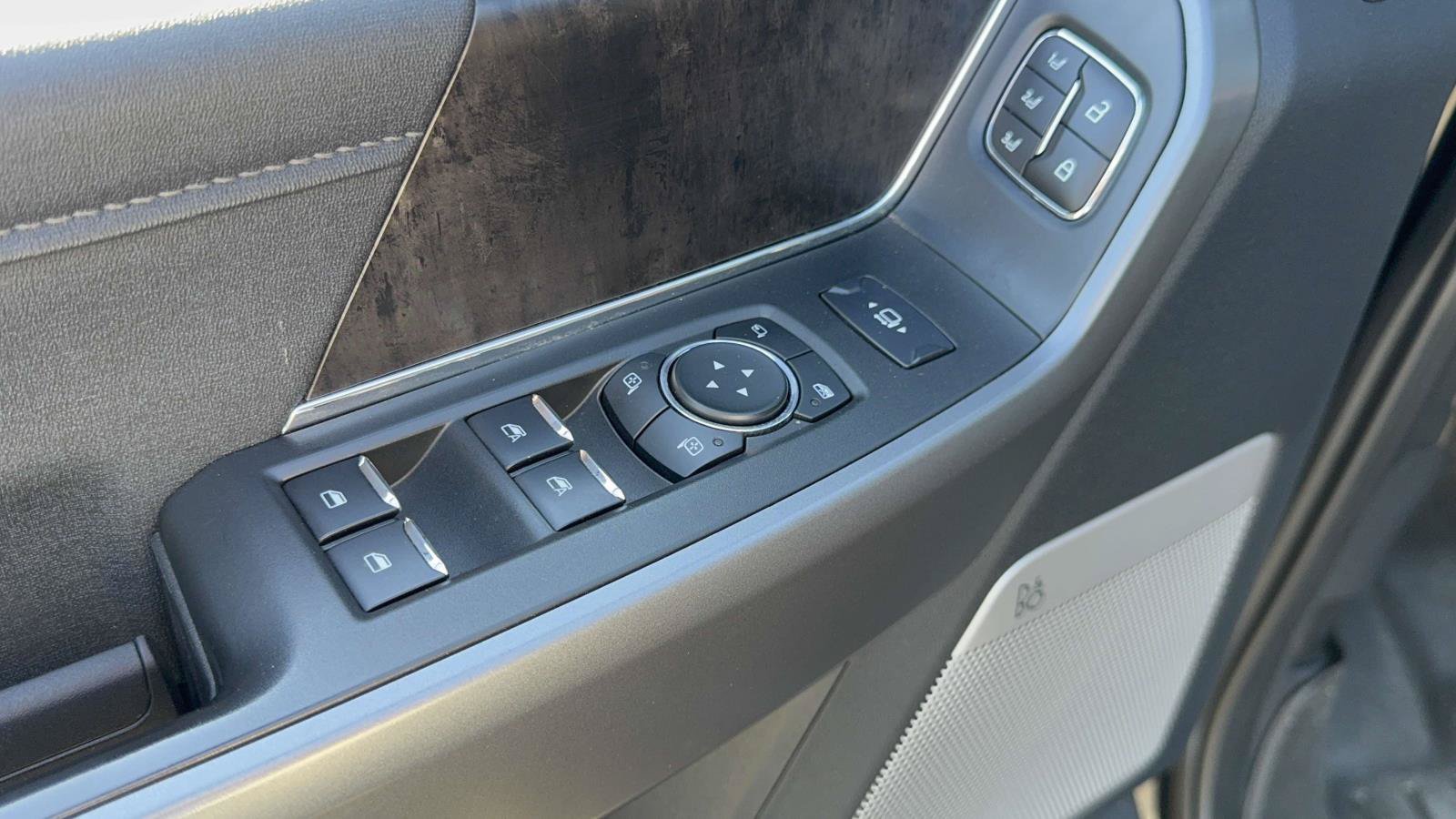 Used 2025 Ford F250 Lariat w/ Lariat Ultimate Package AWD/4WD image 22