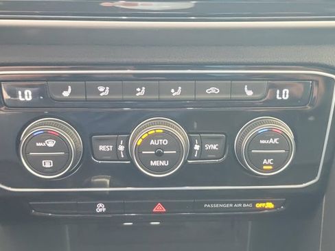 Used 2023 Volkswagen Atlas SE AWD/4WD image 17