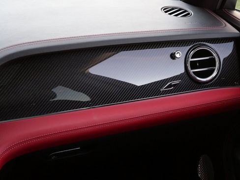 Used 2022 Bentley Bentayga image 25